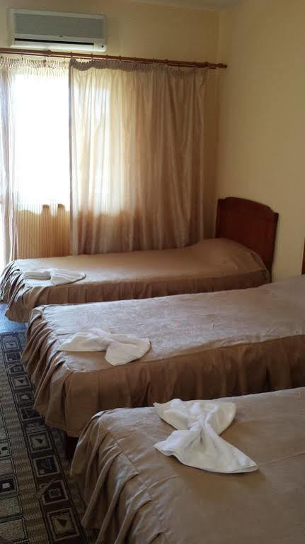 Hostel Nova Route Năvodari Eksteriør bilde