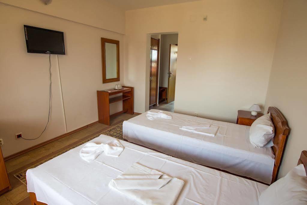 Hostel Nova Route Năvodari Eksteriør bilde